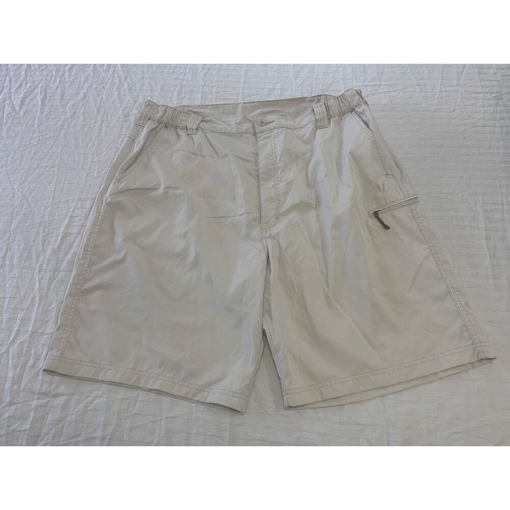 MENS SHORTS SIZE 42